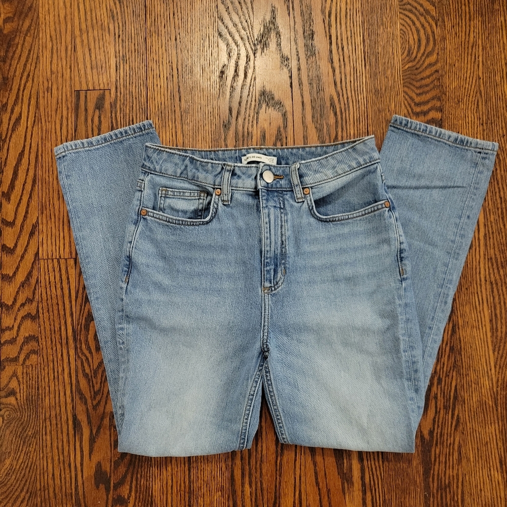 Elizabeth and James size 8 -29 The Vintage Straight Jean.
